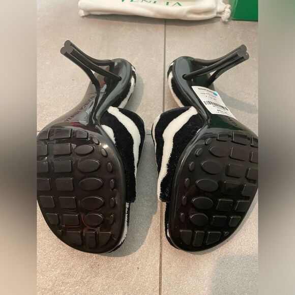 2 Item Bundle Bottega Veneta Heels - Sz 7 - Zebra Open Toe Stiletto - LV Wallet - Picture 13 of 16